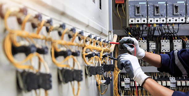 Professional Electrician technician working in Webster, FL